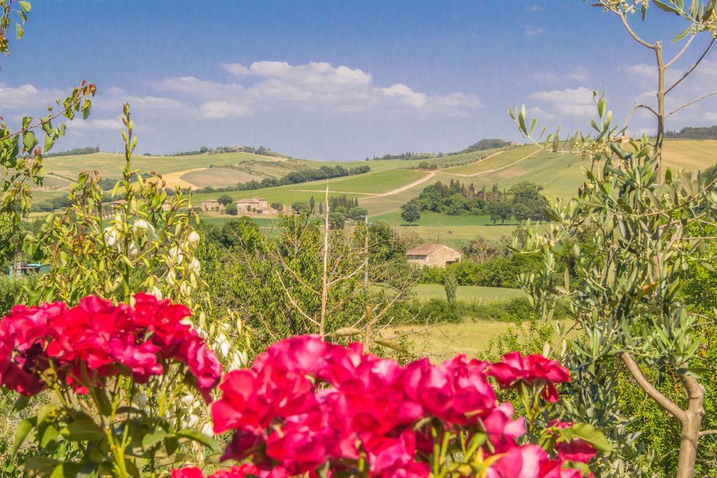 Pensjonat I Due Cipressi Torrenieri Zewnętrze zdjęcie