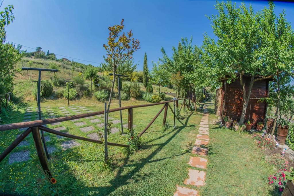 Pensjonat I Due Cipressi Torrenieri Zewnętrze zdjęcie